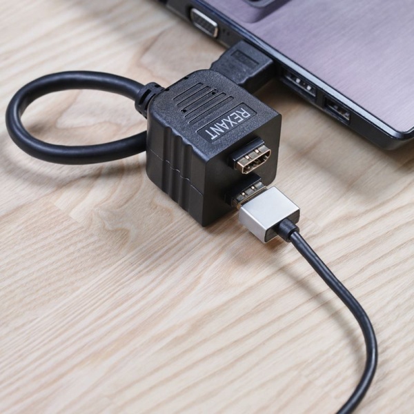 Переходник штекер HDMI - 2 гнезда HDMI с проводом, черный REXANT
